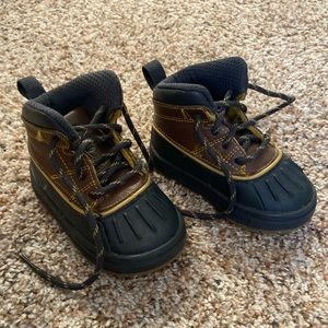EUC Nike toddler size 5 boots